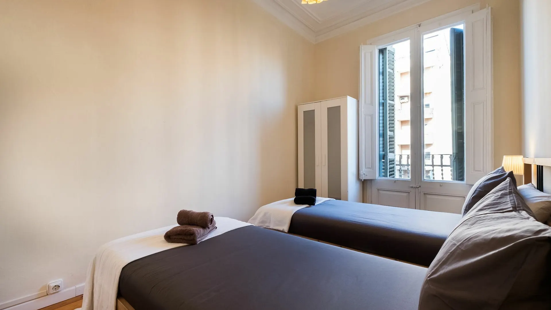 Stylish Arago In The Heart Of Bcn Daire Barselona